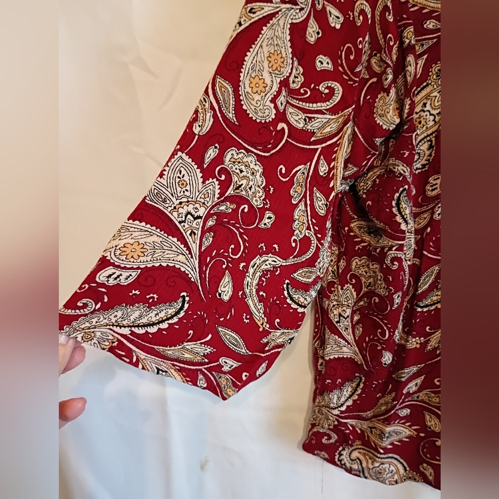 Monday Fun Size 2x Chic Paisley Print Blouse in Rich Red/Burgundy. - Picture 5 of 9